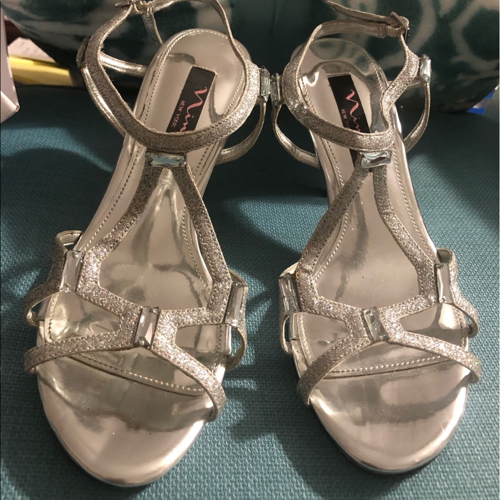 New Nina of NY Silver Shoes Sz 6.5